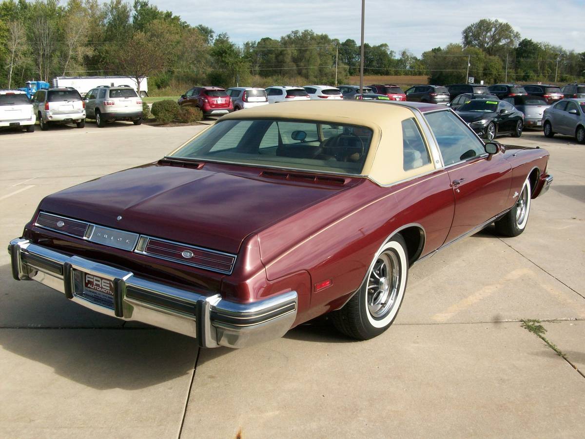 Buick-Riviera-coupe-1976-5