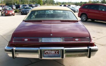 Buick-Riviera-coupe-1976-6