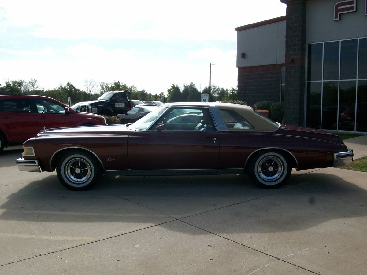 Buick-Riviera-coupe-1976-7