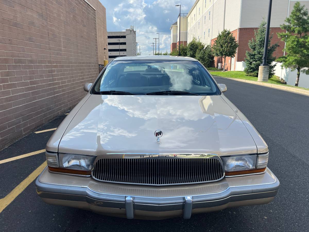 Buick-Roadmaster-1994-2