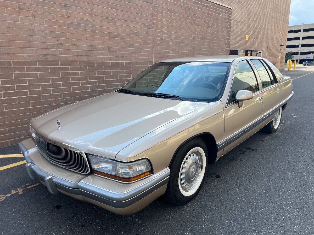 Buick-Roadmaster-1994-3