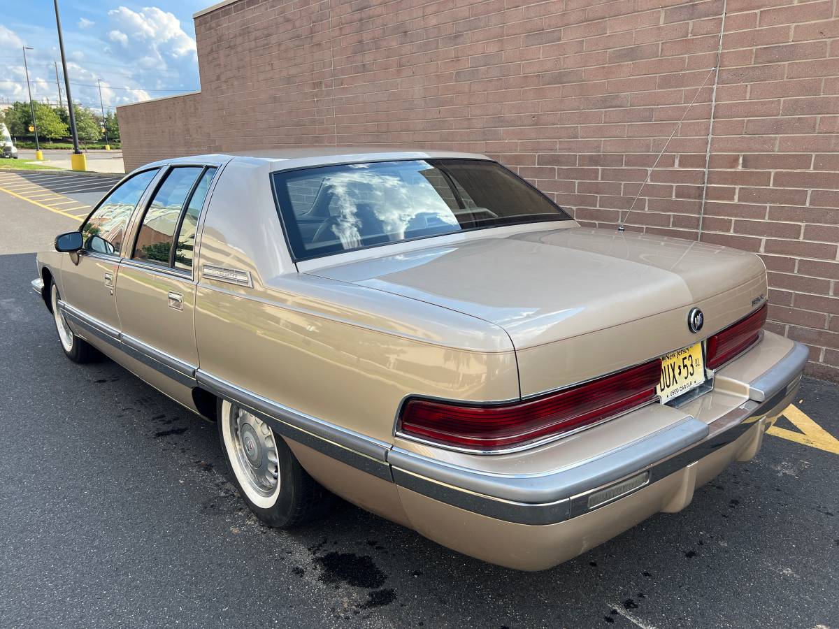 Buick-Roadmaster-1994-7