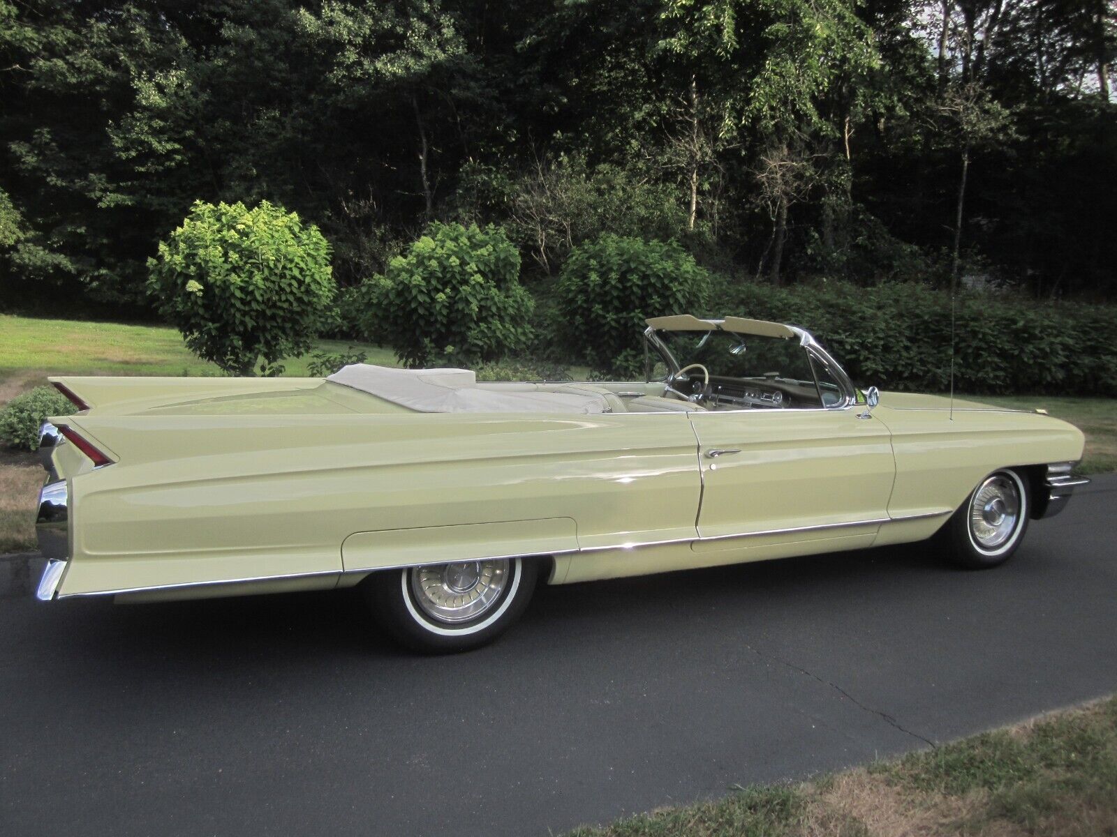 Cadillac-62-Cabriolet-1962-3