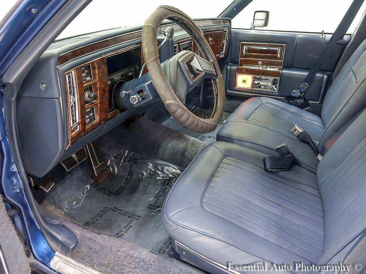 Cadillac-Brougham-1990-11