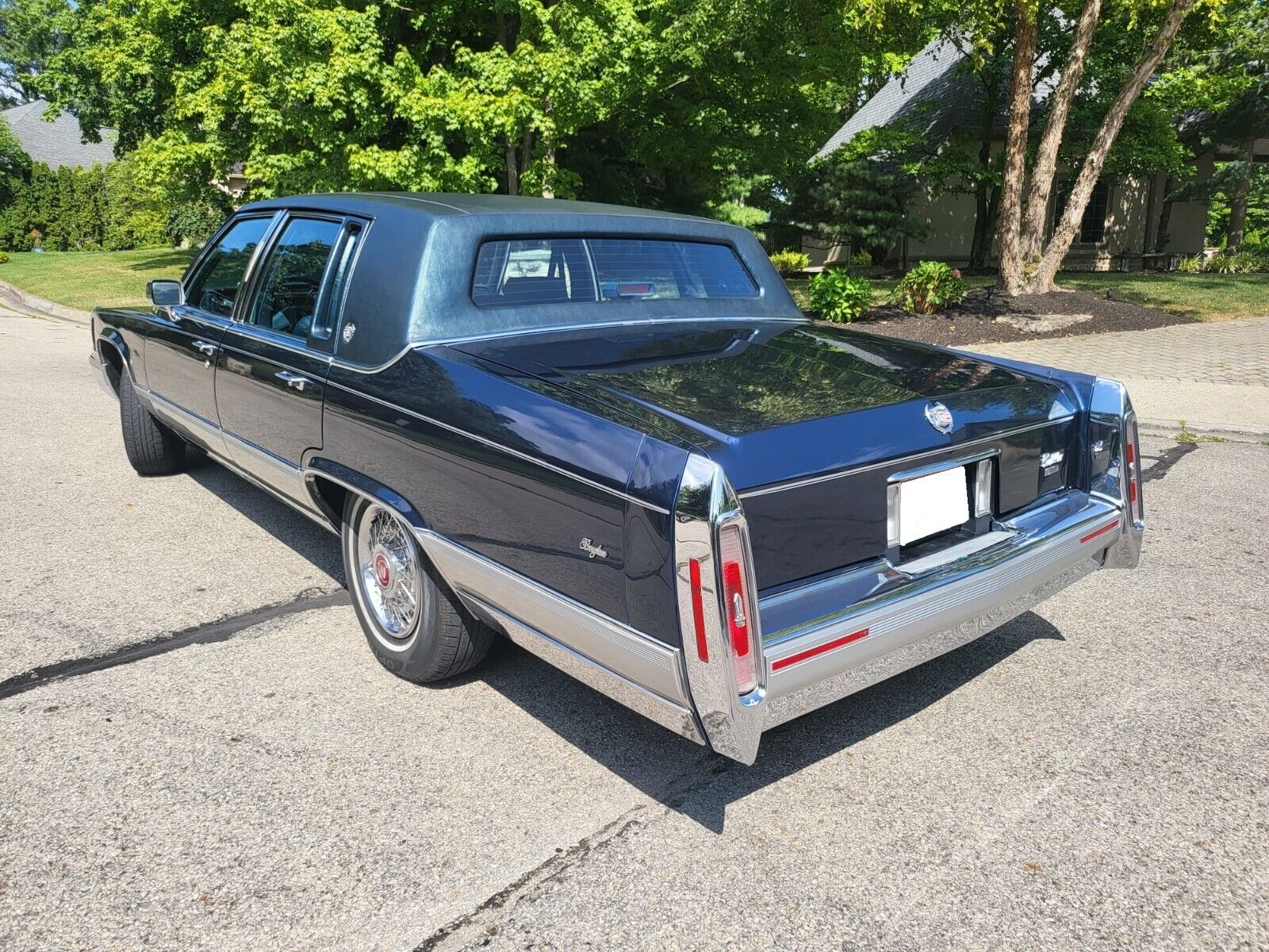 Cadillac-Brougham-Berline-1990-3