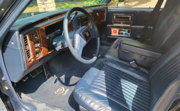 Cadillac-Brougham-Berline-1990-6