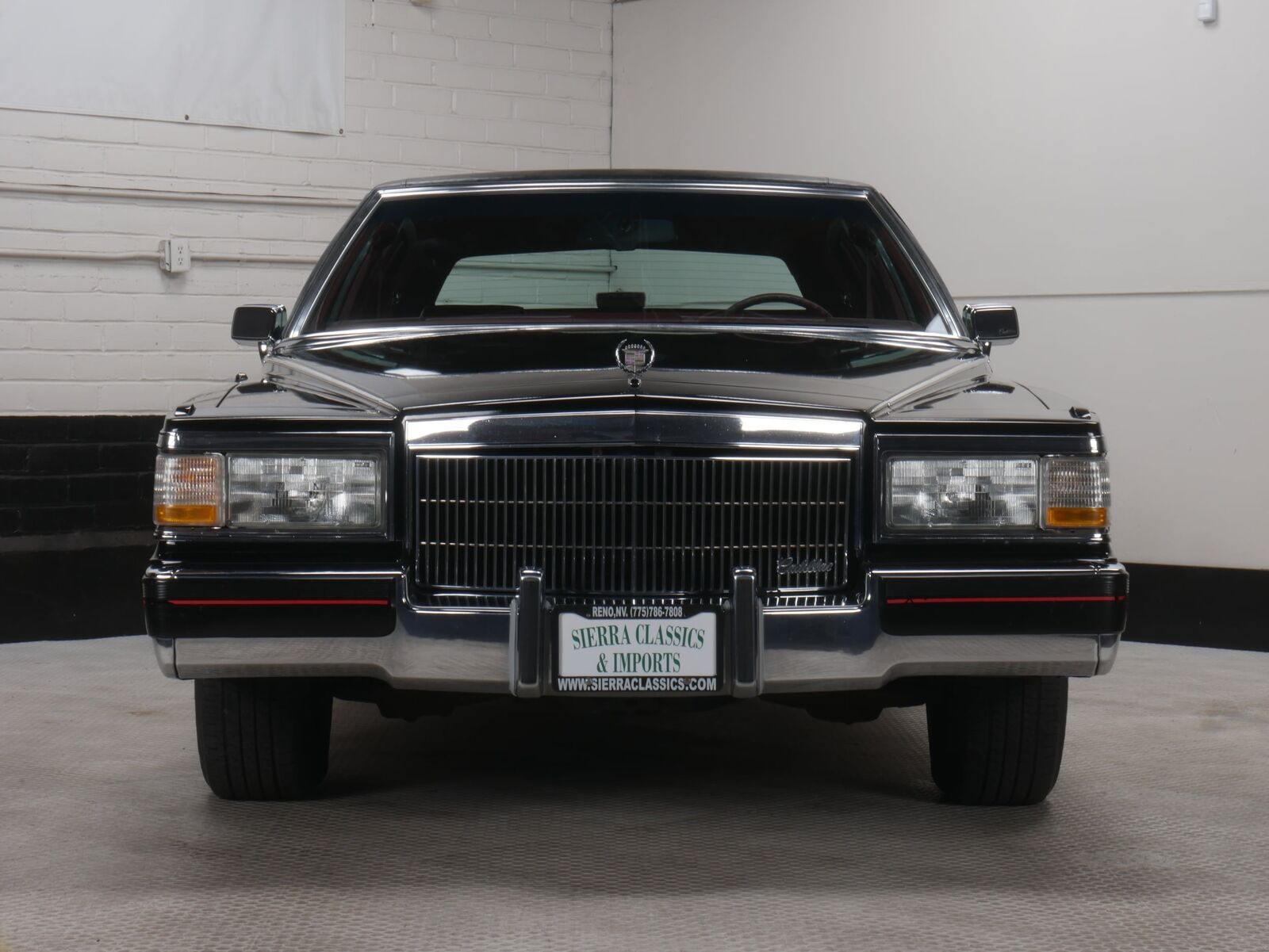 Cadillac-Brougham-Berline-1991-2