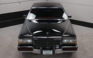 Cadillac-Brougham-Berline-1991-3