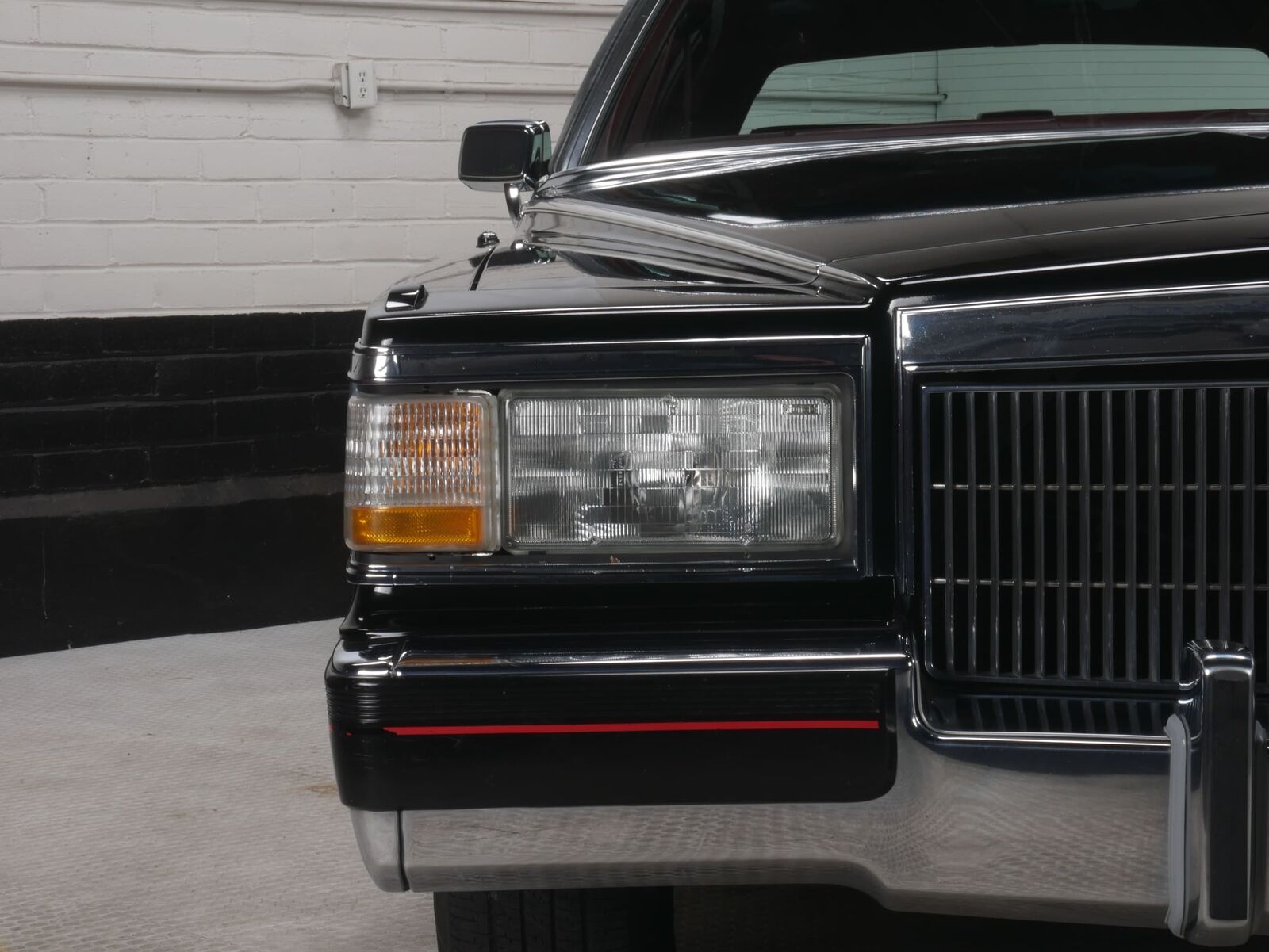 Cadillac-Brougham-Berline-1991-4