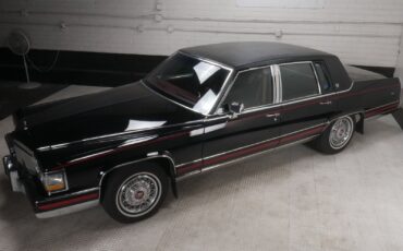 Cadillac-Brougham-Berline-1991-7