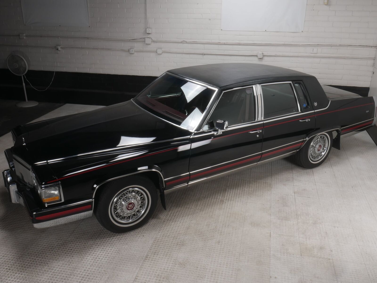 Cadillac-Brougham-Berline-1991-7