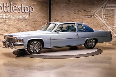 Cadillac-Coupe-DeVille-Coupe-1978-1