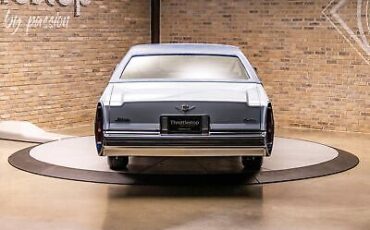 Cadillac-Coupe-DeVille-Coupe-1978-8