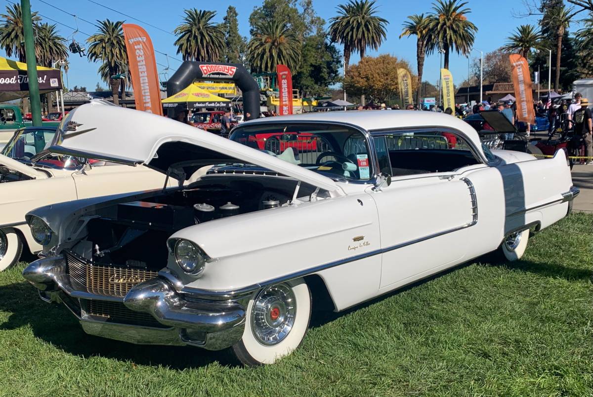 Cadillac-Coupe-deville-1956-3