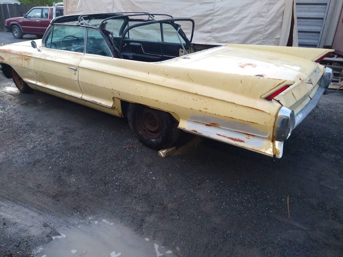 Cadillac-Coupe-deville-convertible-1962-2