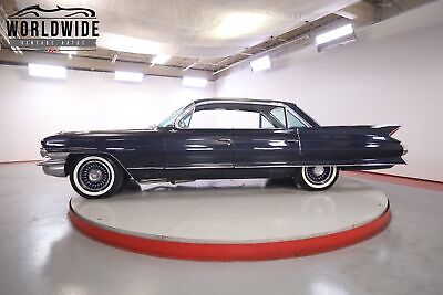 Cadillac-DeVille-1961-2