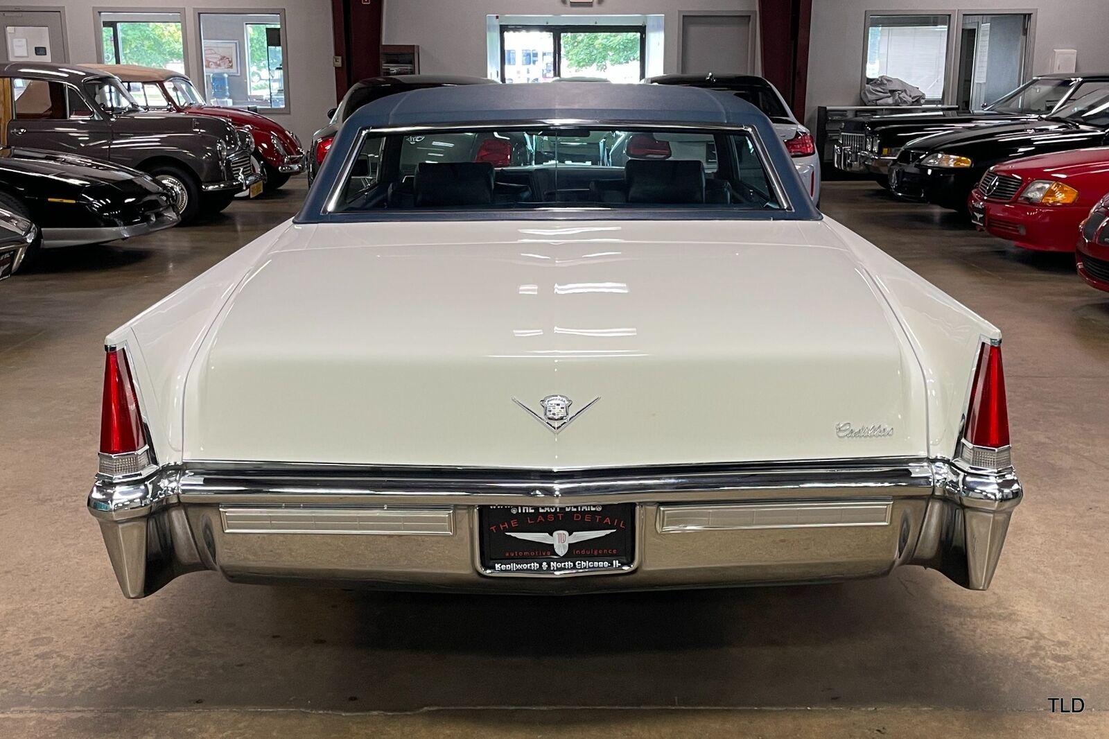 Cadillac-DeVille-1969-3