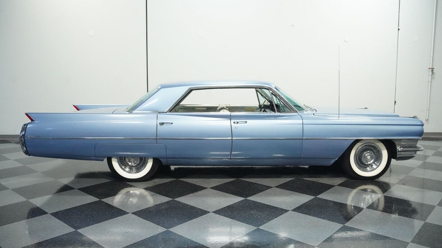 Cadillac-DeVille-Berline-1964-12