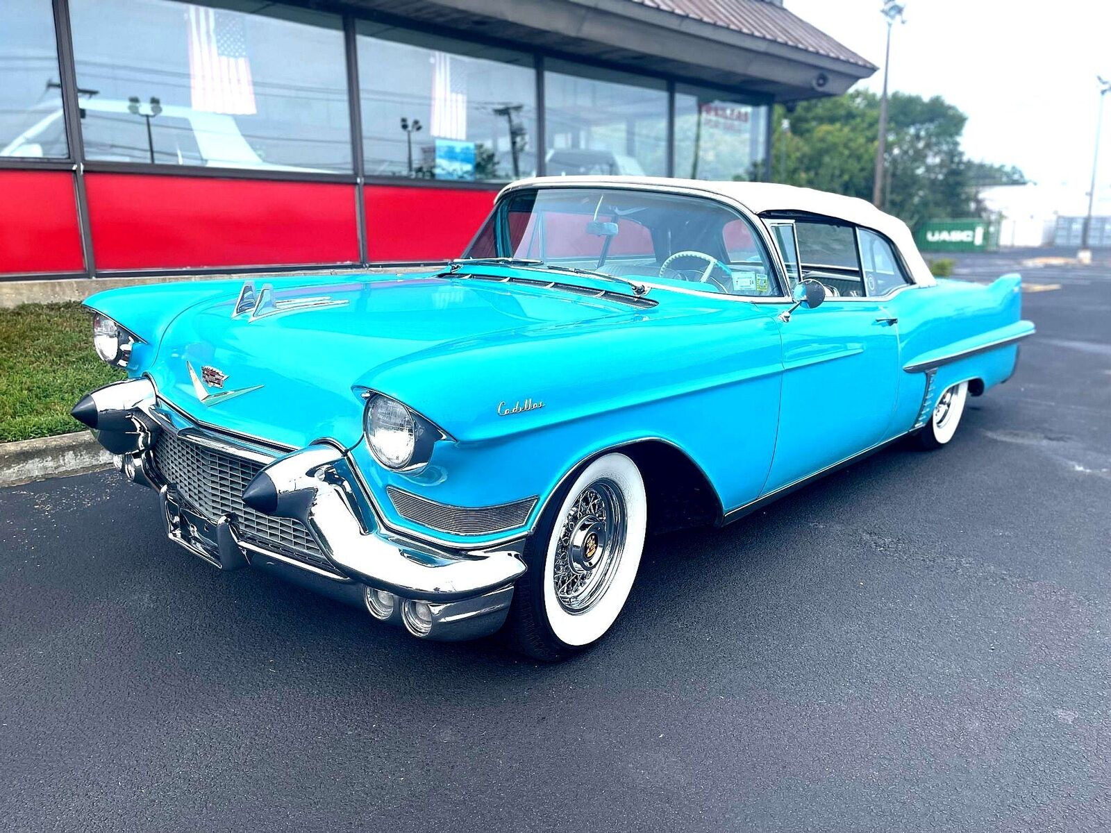 Cadillac-DeVille-Cabriolet-1957-1