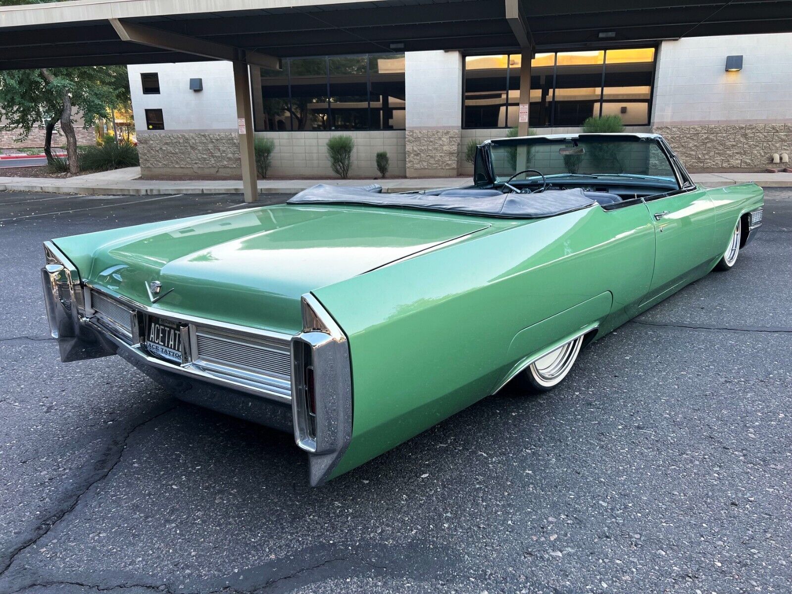 Cadillac-DeVille-Cabriolet-1965-2