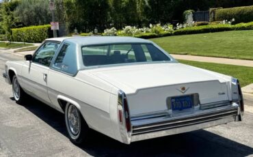 Cadillac-Deville-1979-1