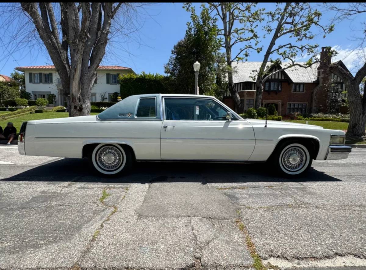 Cadillac-Deville-1979