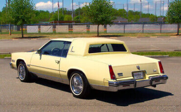 Cadillac-Eldorado-Coupe-1982-3