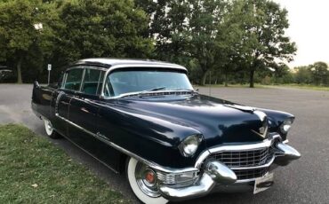 Cadillac-Fleetwood-1955