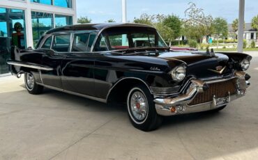 Cadillac-Fleetwood-Berline-1957-2