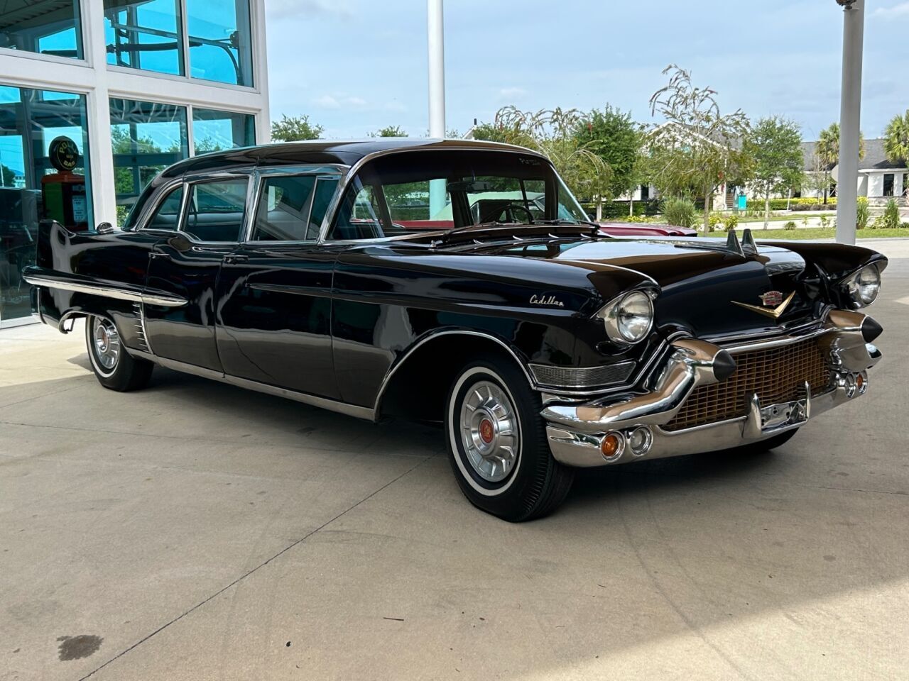 Cadillac-Fleetwood-Berline-1957-2