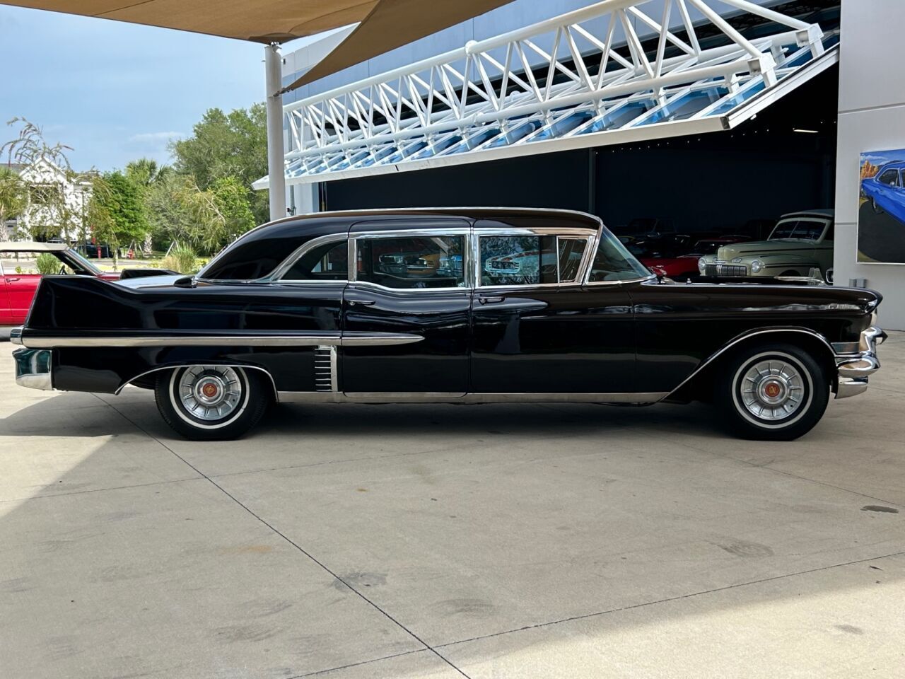 Cadillac-Fleetwood-Berline-1957-3