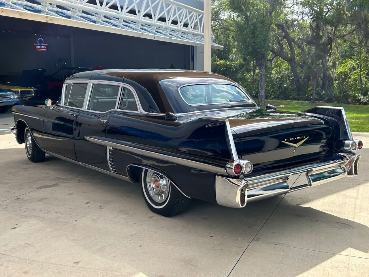 Cadillac-Fleetwood-Berline-1957-9