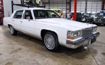 Cadillac-Fleetwood-Berline-1984-10