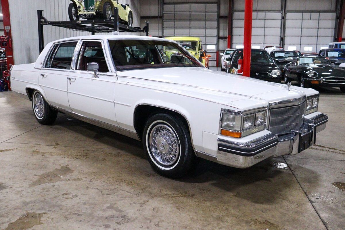 Cadillac-Fleetwood-Berline-1984-10