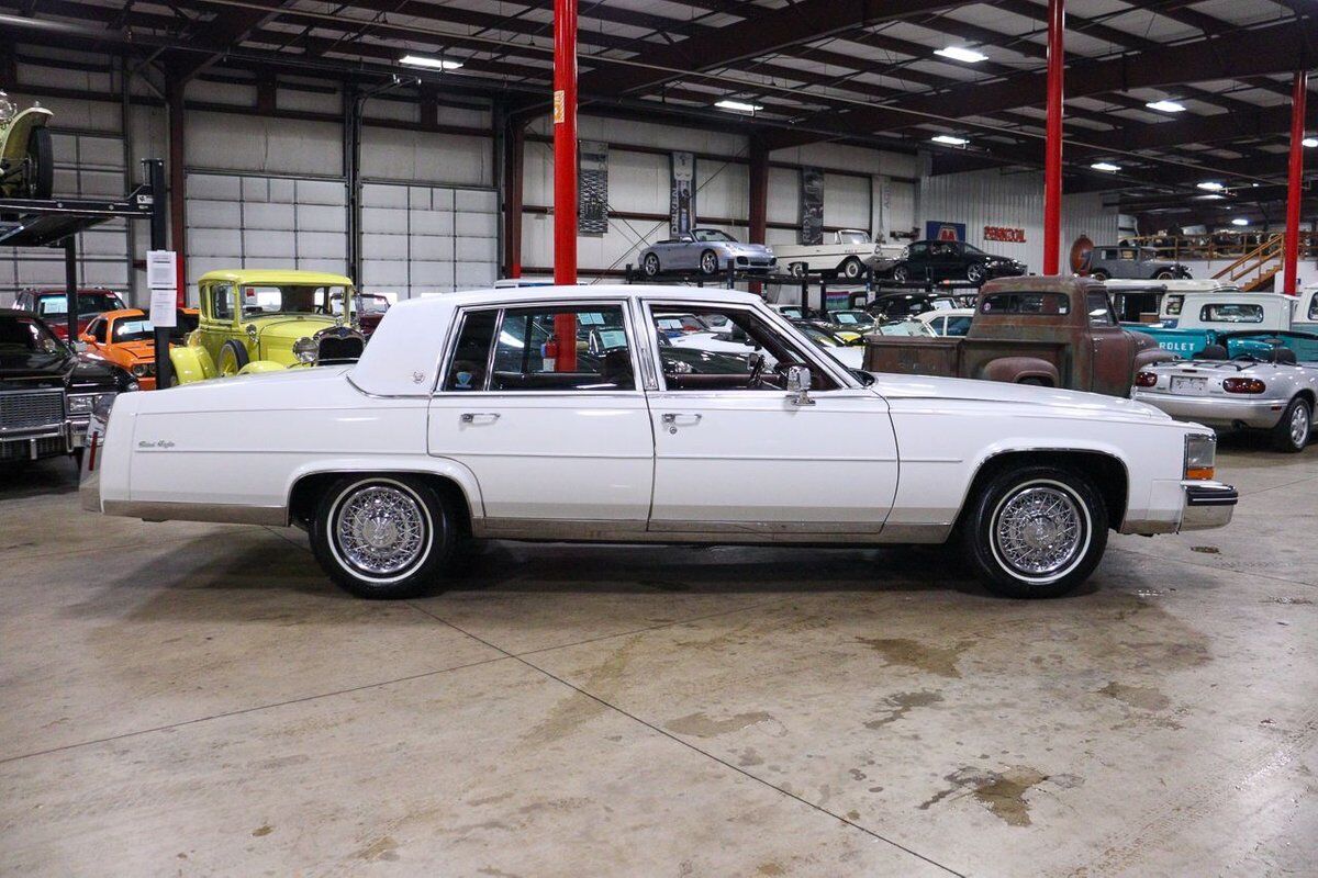 Cadillac-Fleetwood-Berline-1984-8