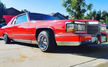 Cadillac-Fleetwood-brougham-1984