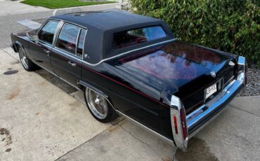 Cadillac-Fleetwood-brougham-1988-2