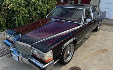 Cadillac-Fleetwood-brougham-1988