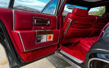 Cadillac-Fleetwood-brougham-1988-8