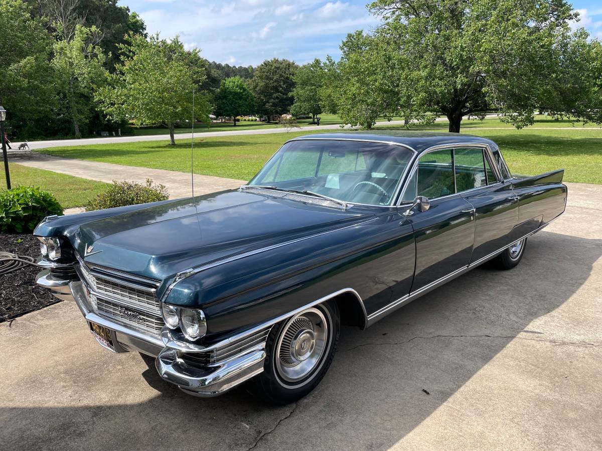 Cadillac-Fleetwood-special-1963