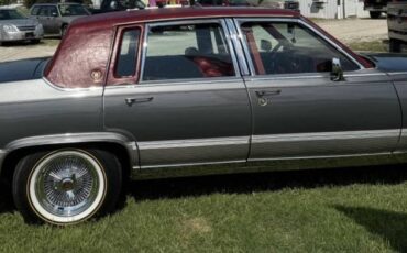 Cadillac-Sedan-fleetwood-brougham-1991-1