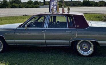 Cadillac-Sedan-fleetwood-brougham-1991