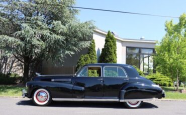 Cadillac-Series-62-Fleetwood-Sedan-1941-3