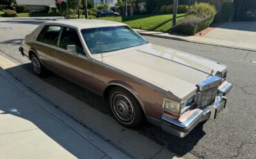 Cadillac-Seville-Berline-1984-1