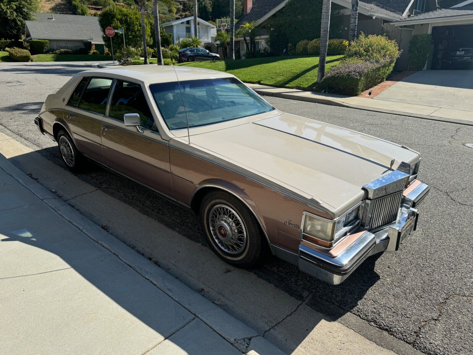 Cadillac-Seville-Berline-1984-1