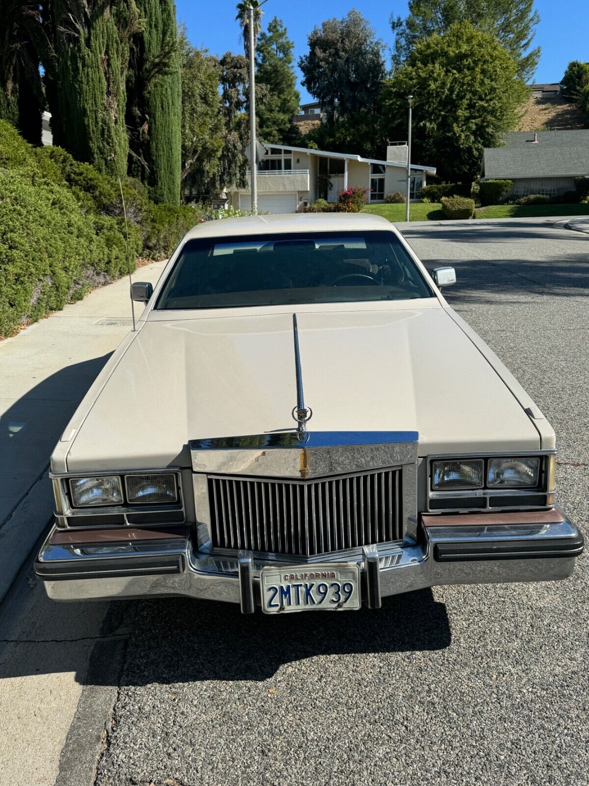 Cadillac-Seville-Berline-1984-2