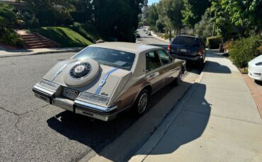 Cadillac-Seville-Berline-1984-4