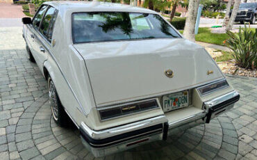 Cadillac-Seville-Berline-1985-21