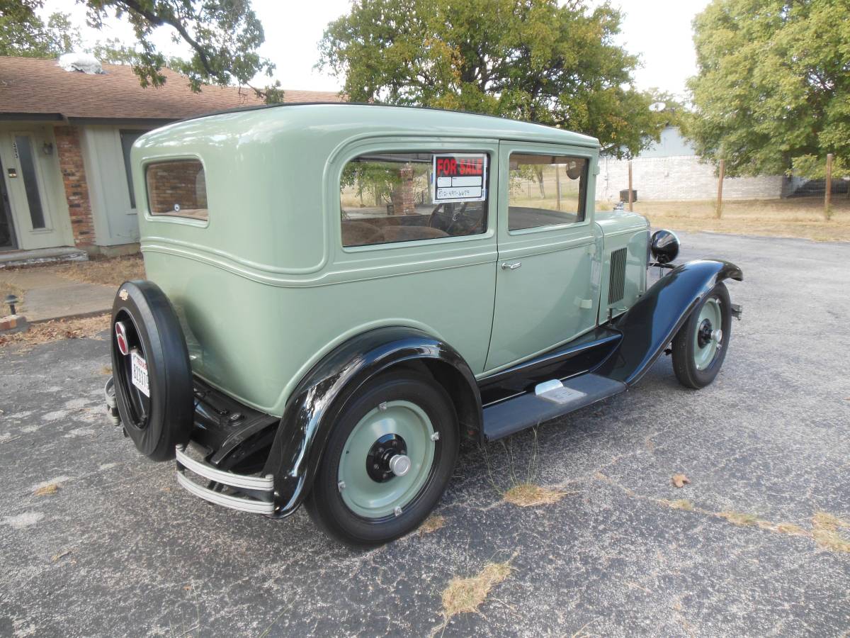 Chevrolet-2-door-sedan-1929-1