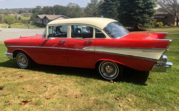 Chevrolet-4-door-sedan-1957-9